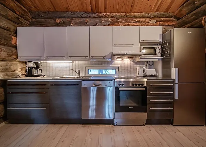 Koppelo - 2 Km Levikeskus - 150 M Bus בית נופש